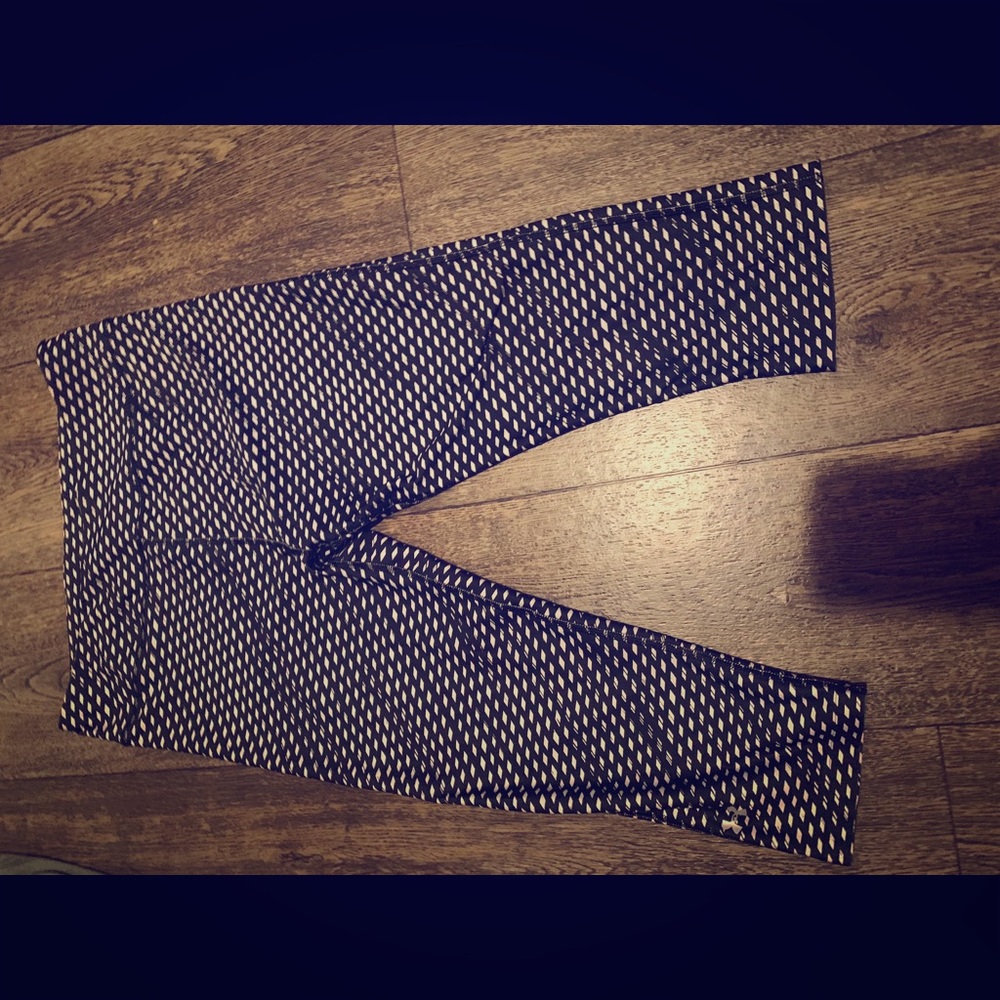 Women’s under armor tights! ❤️